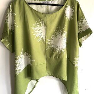 MISSLOOK Olive Green and White Floral Blouse, SZ M, Like New Awesome Resort Wear